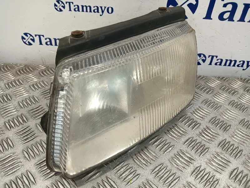 Faro Izquierdo para Volkswagen Passat Variant (3B5)