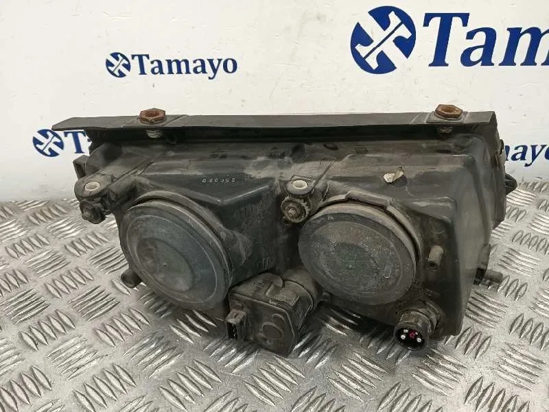 Faro Izquierdo para Volkswagen Passat Variant (3B5)