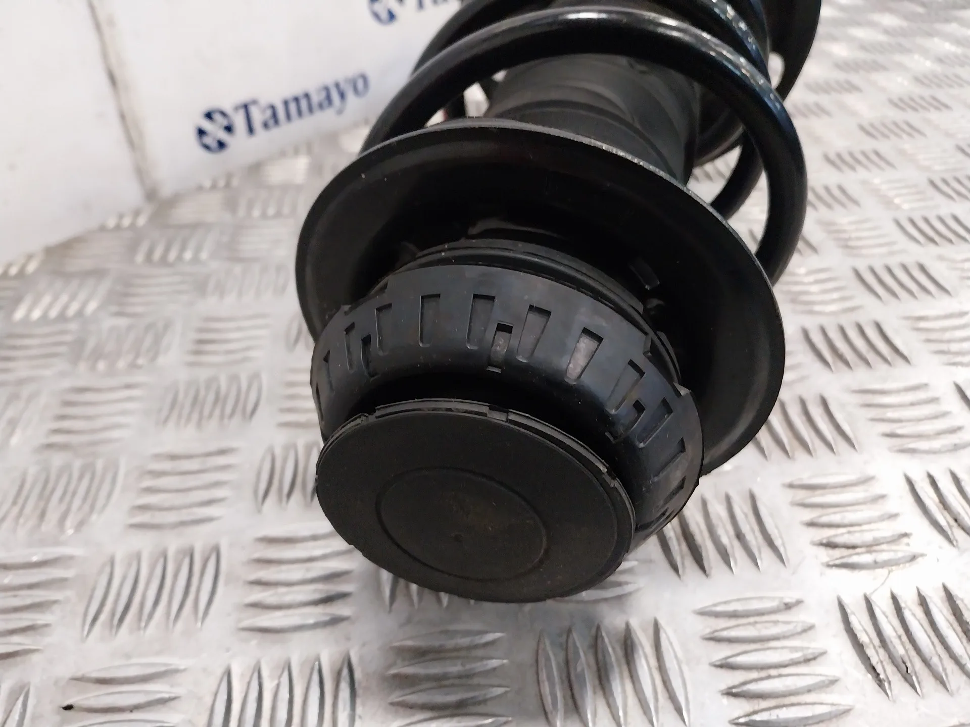Amortiguador Delantero Izquierdo para Toyota Yaris (Xpa1F/Mxph11/Chxnbw)