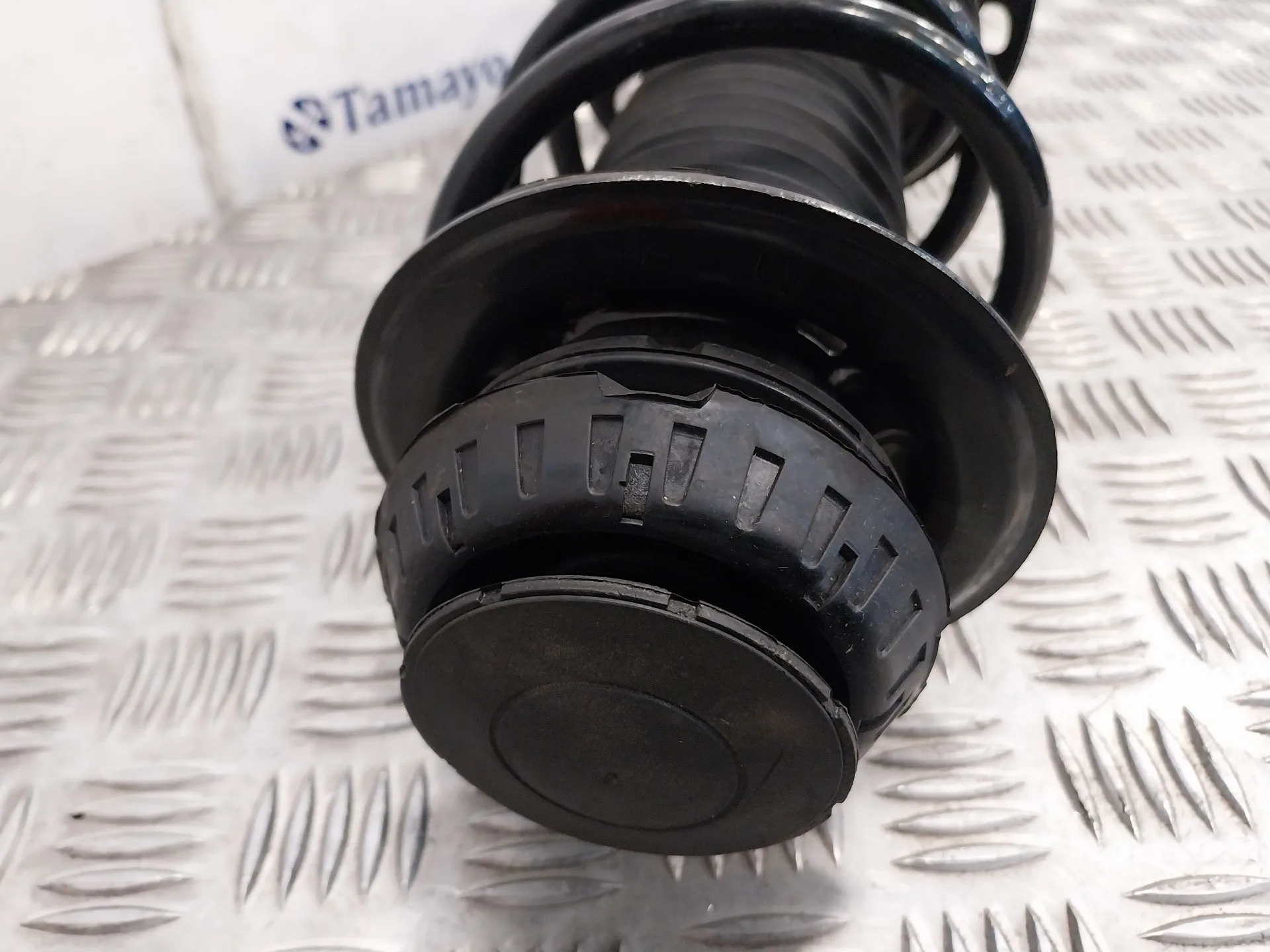 Amortiguador Delantero Derecho para Toyota Yaris (Xpa1F/Mxph11/Chxnbw)