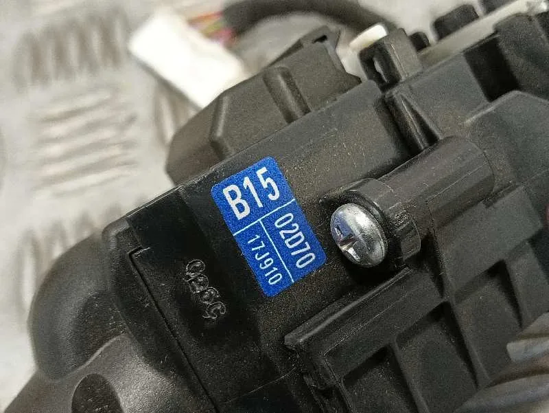 Mando Multifuncion para Toyota Yaris (Xpa1F/Mxph11/Chxnbw)