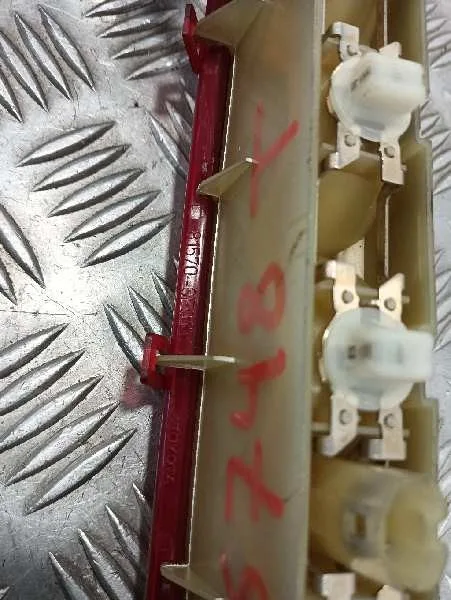 Luz Central De Freno para Toyota Corolla Verso (R1)