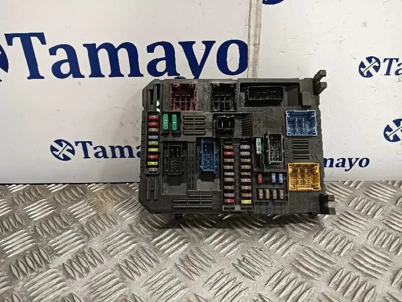 Caja Reles / Fusibles para Toyota Proace