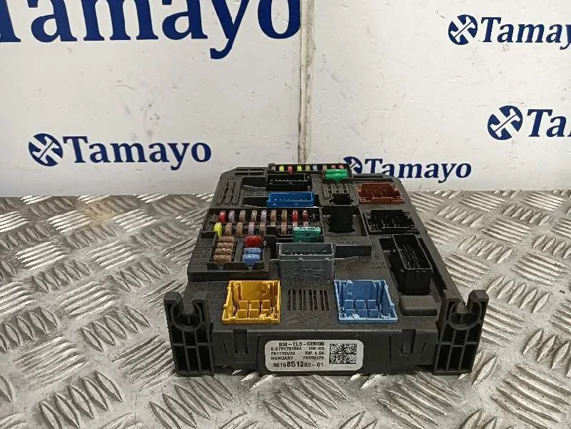Caja Reles / Fusibles para Toyota Proace