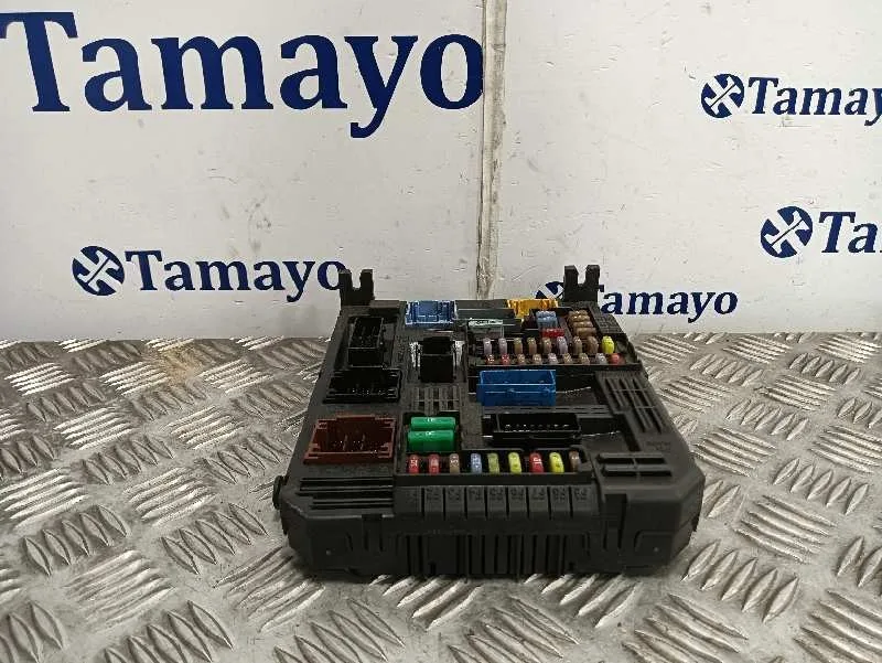 Caja Reles / Fusibles para Toyota Proace