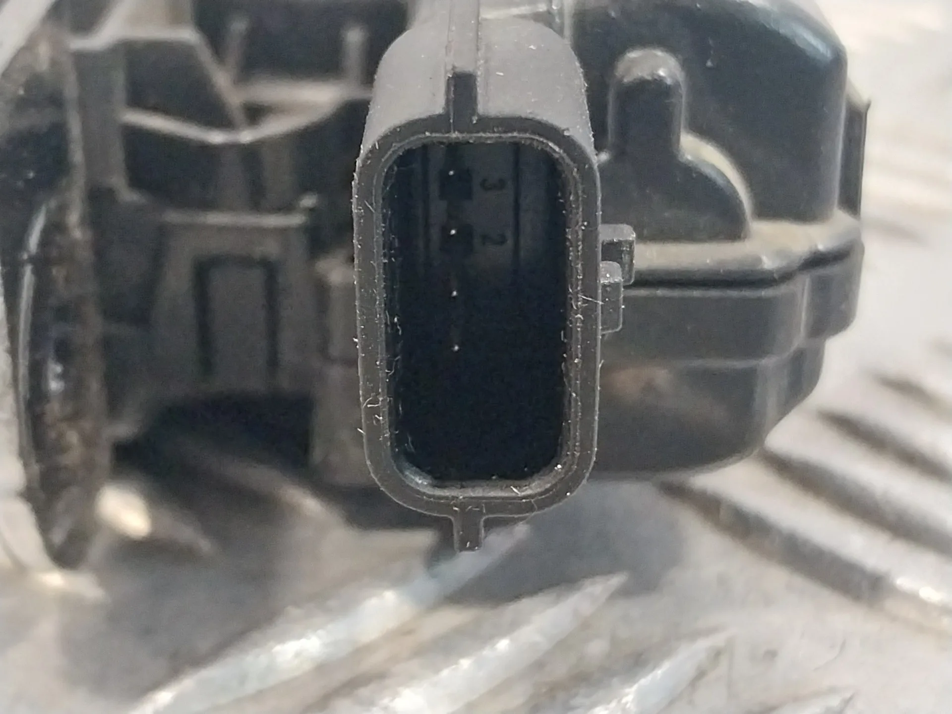 Cerradura Maletero / Porton para Dacia Duster