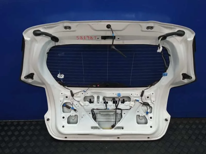Porton Trasero para Toyota Yaris (Xpa1F/Mxph11/Chxnbw)