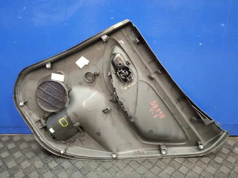 Guarnecido Puerta Trasera Izquierda para Toyota Yaris (Xpa1F/Mxph11/Chxnbw)