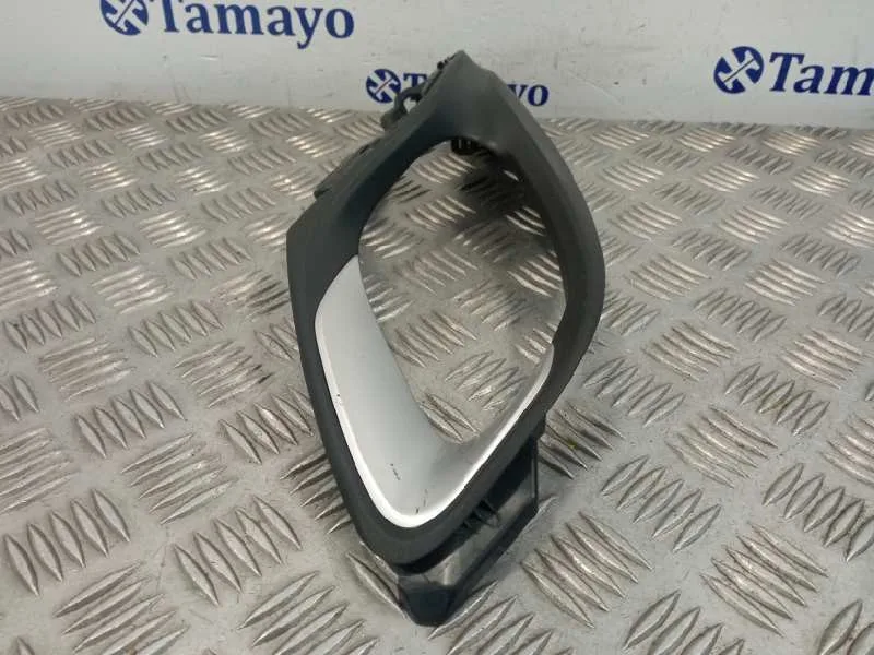 Moldura Puerta Delantera Izquierda para Toyota Yaris (Xpa1F/Mxph11/Chxnbw)