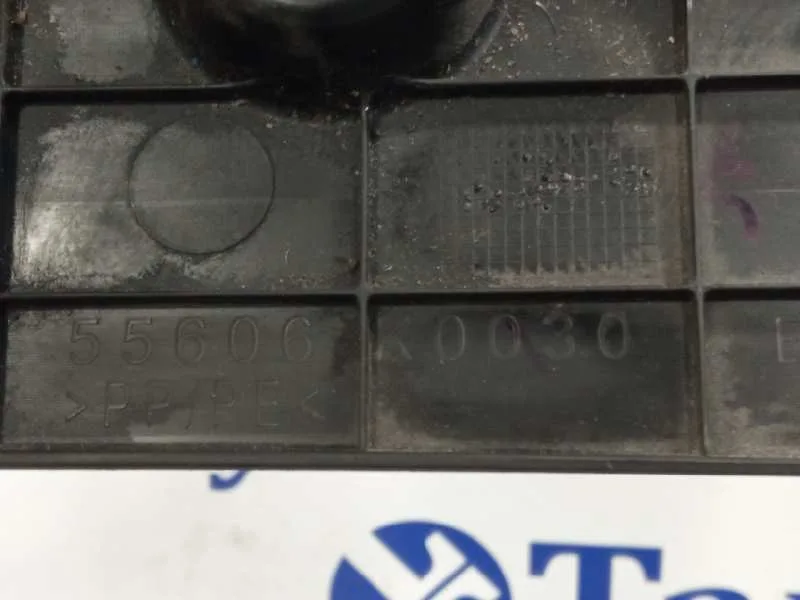 Moldura Exterior Delantera Izquierda para Toyota Yaris (Xpa1F/Mxph11/Chxnbw)