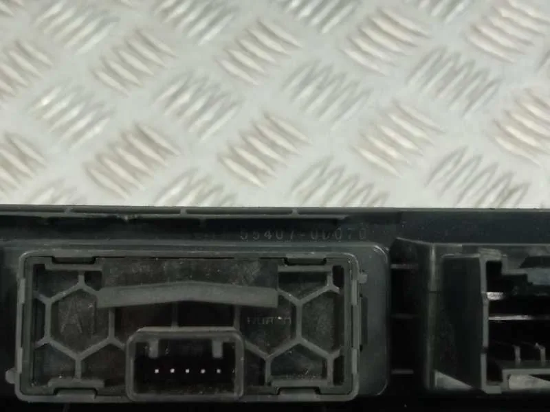 Moldura para Toyota Yaris (Xpa1F/Mxph11/Chxnbw)
