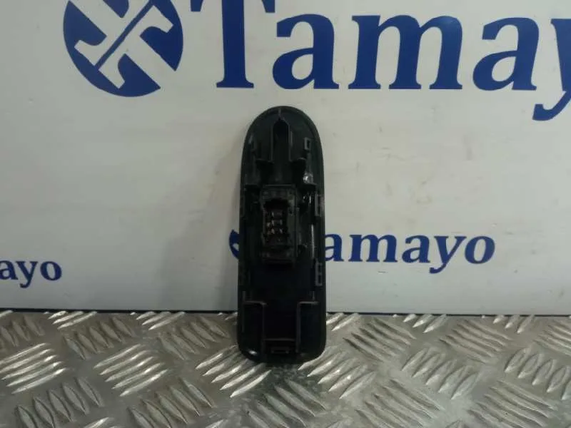 Mando Elevalunas Delantero Derecho para Citroën C3
