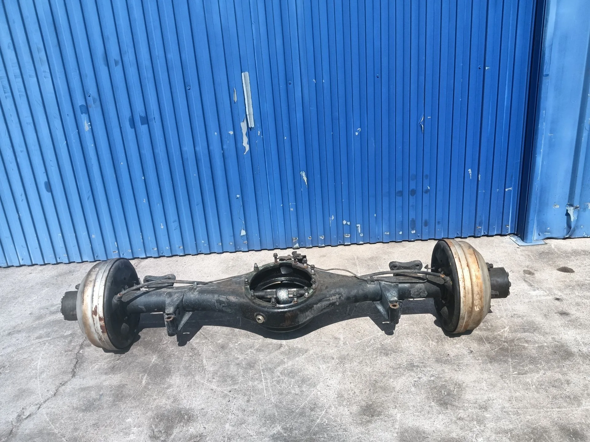 Puente Trasero para Nissan Cabstar 01.04 ->