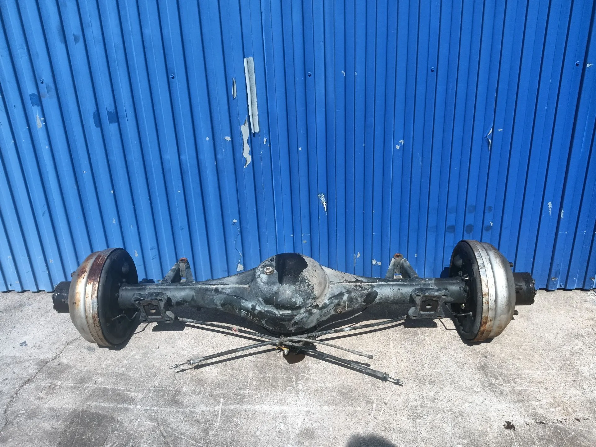 Puente Trasero para Nissan Cabstar 01.04 ->