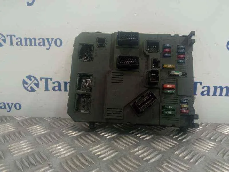 Caja Reles / Fusibles para Peugeot 206 Berlina