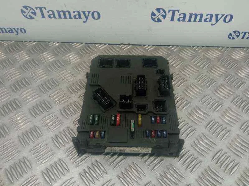Caja Reles / Fusibles para Peugeot 206 Berlina