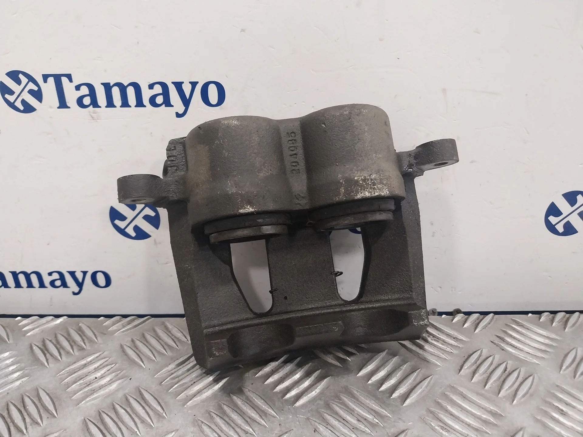 Pinza Freno Delantera Derecha para Nissan Cabstar 01.04 ->