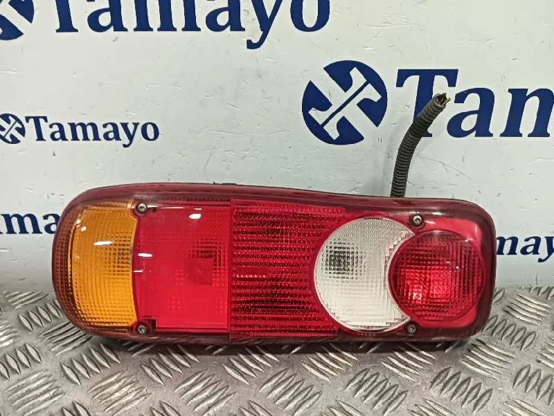 Piloto Trasero Izquierdo para Nissan Cabstar 01.04 ->