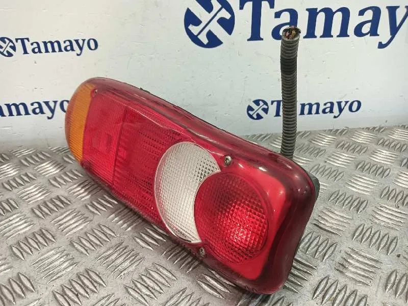 Piloto Trasero Izquierdo para Nissan Cabstar 01.04 ->