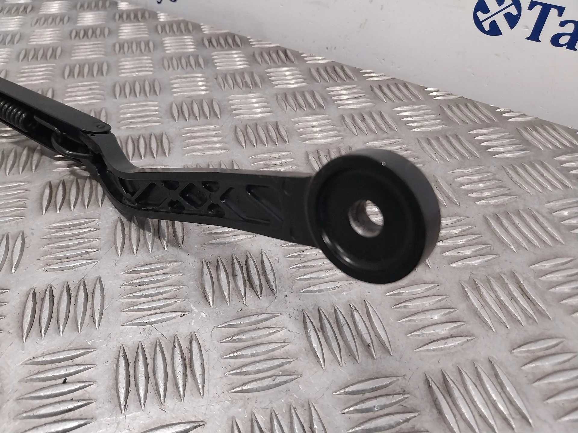 Brazo Limpia Delantero Derecho para Bmw X6 (F16, F86)