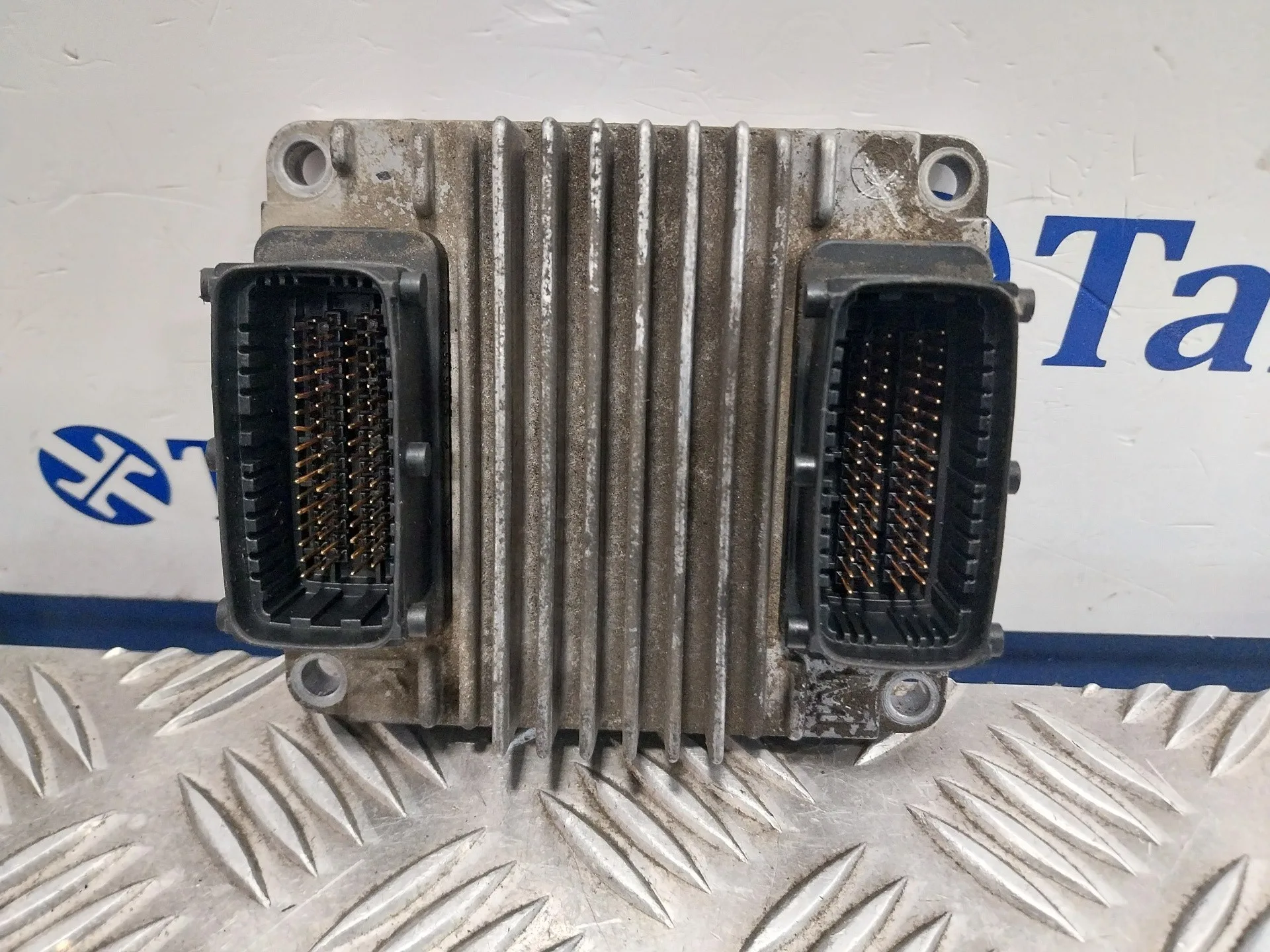 Centralita Motor Uce para Opel Corsa C