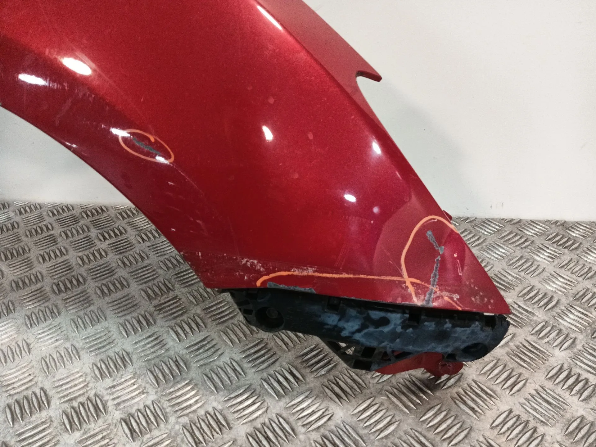 Aleta Delantera Derecha para Mazda 3 Lim. (Bl)