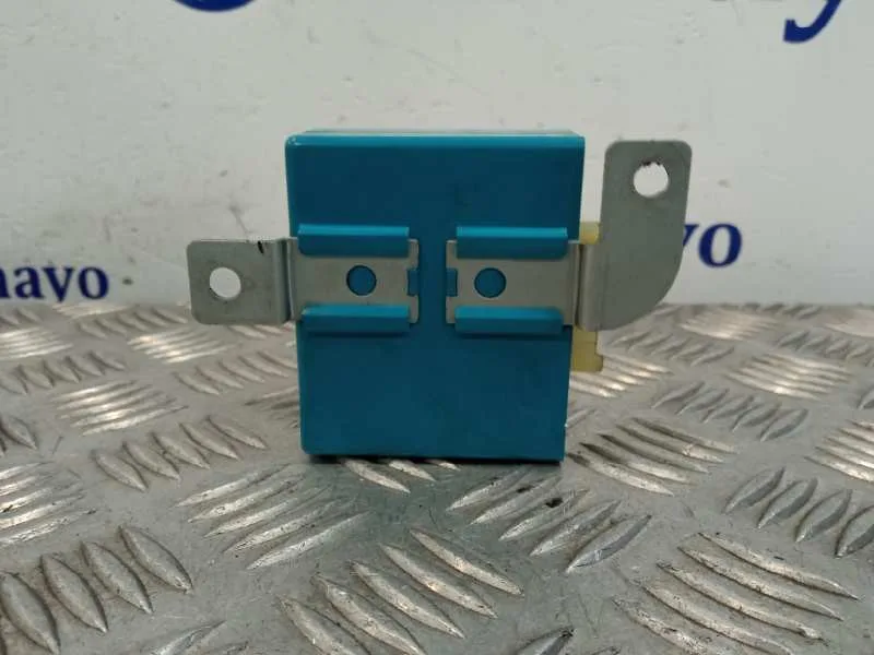 Rele para Mitsubishi Montero (V20/V40)