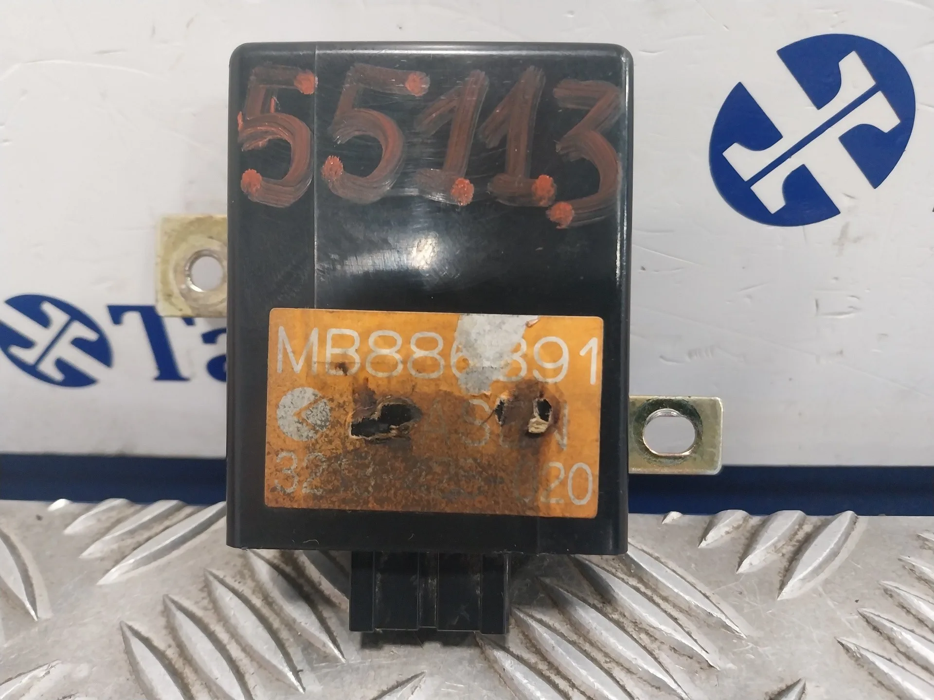 Rele para Mitsubishi Montero (V20/V40)