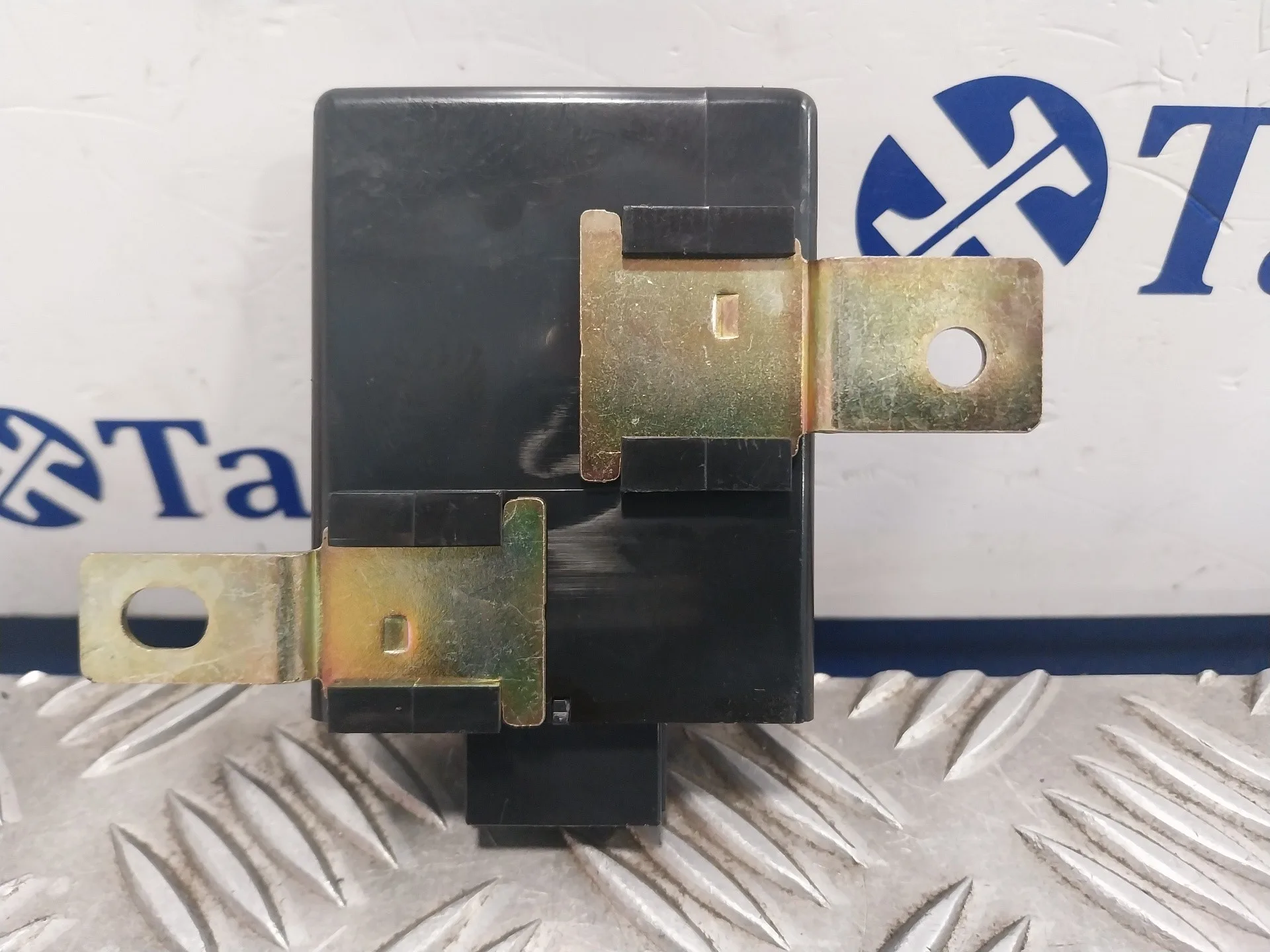 Rele para Mitsubishi Montero (V20/V40)