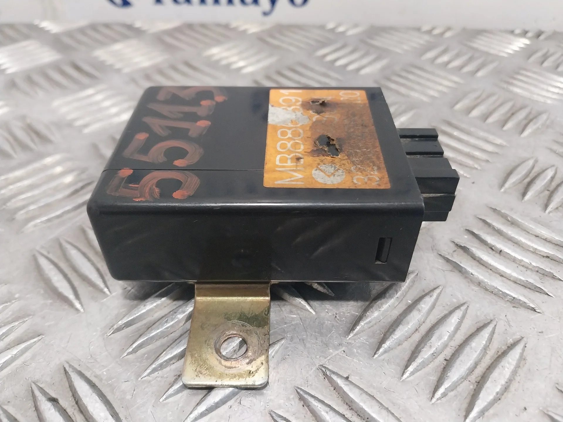 Rele para Mitsubishi Montero (V20/V40)
