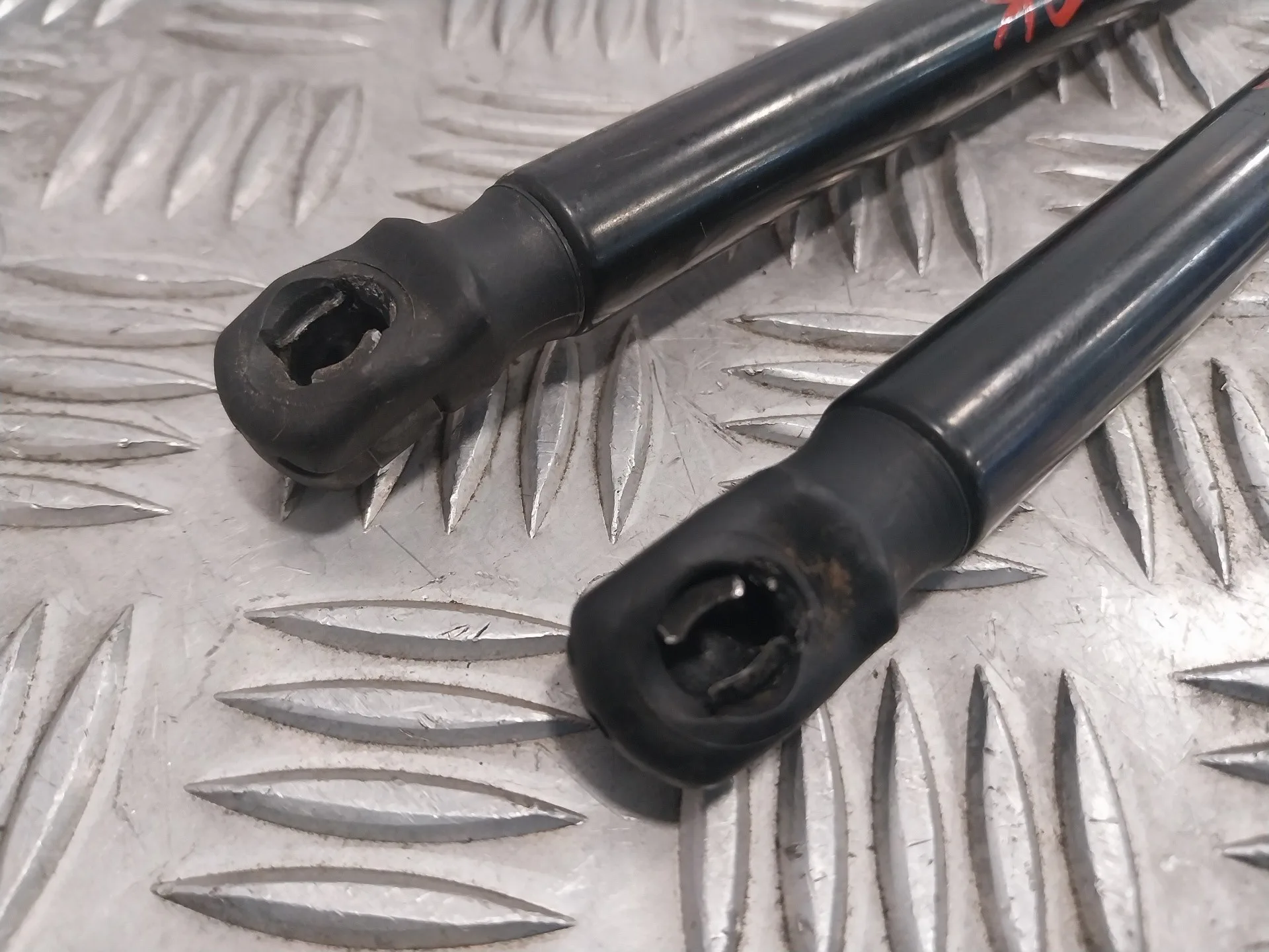 Amortiguadores Maletero / Porton para Audi A3 Sportback (8P)