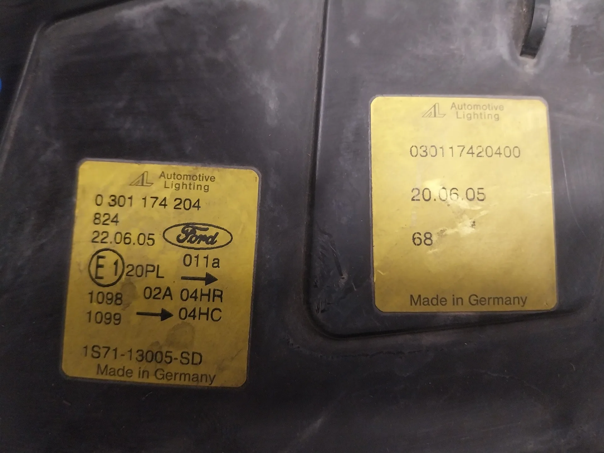 Faro Derecho para Ford Mondeo Berlina (Ge)