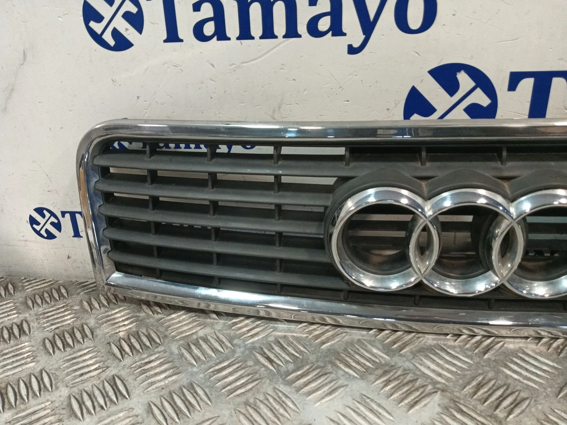 Rejilla Delantera para Audi A4 Berlina (8E)