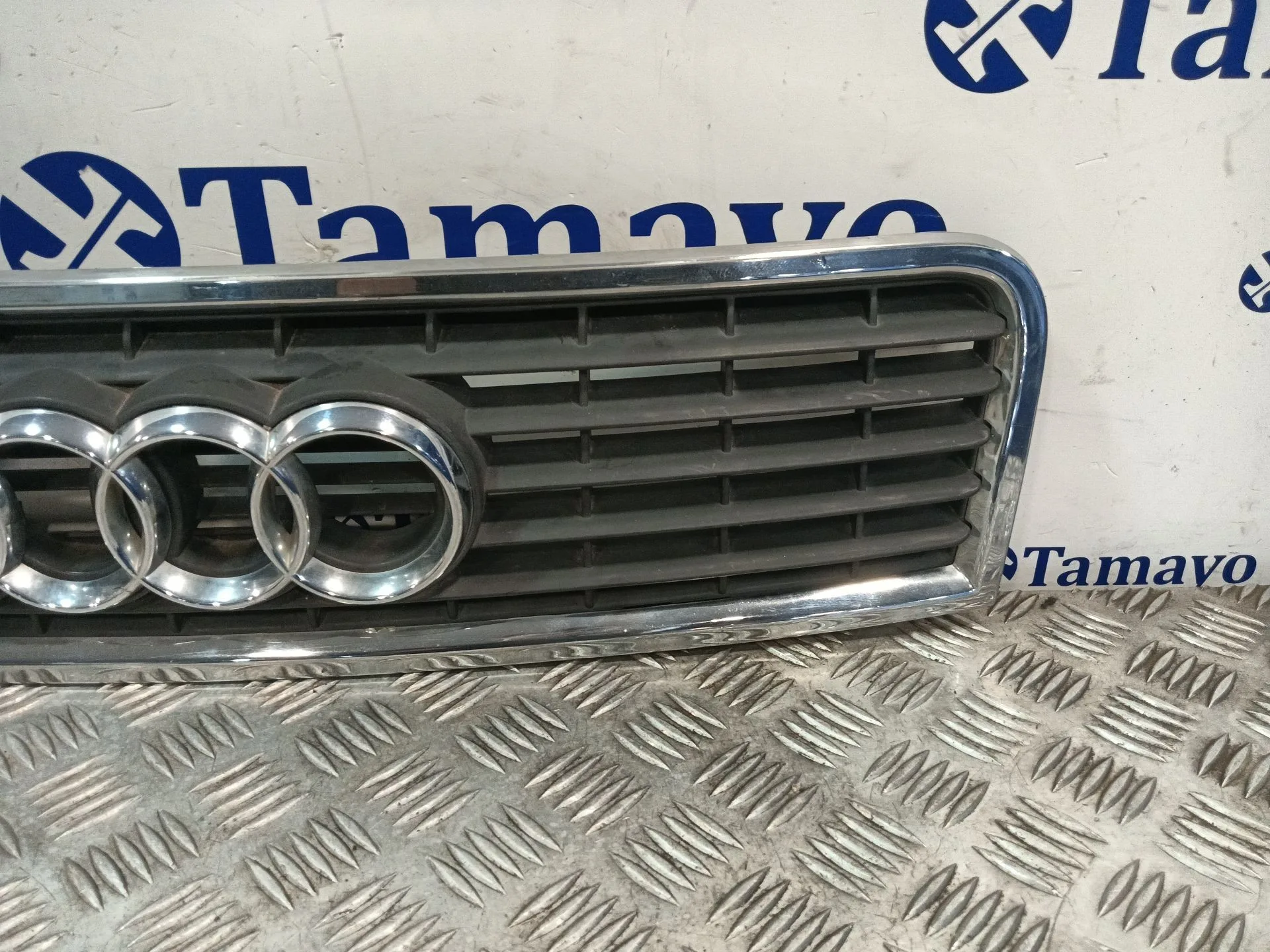 Rejilla Delantera para Audi A4 Berlina (8E)