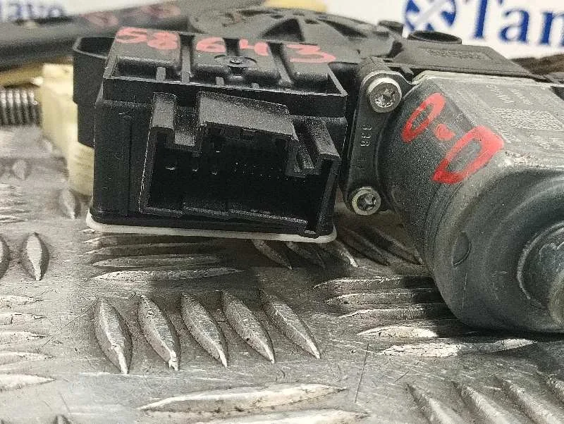 Elevalunas Delantero Derecho para Seat Ibiza (Kj1)
