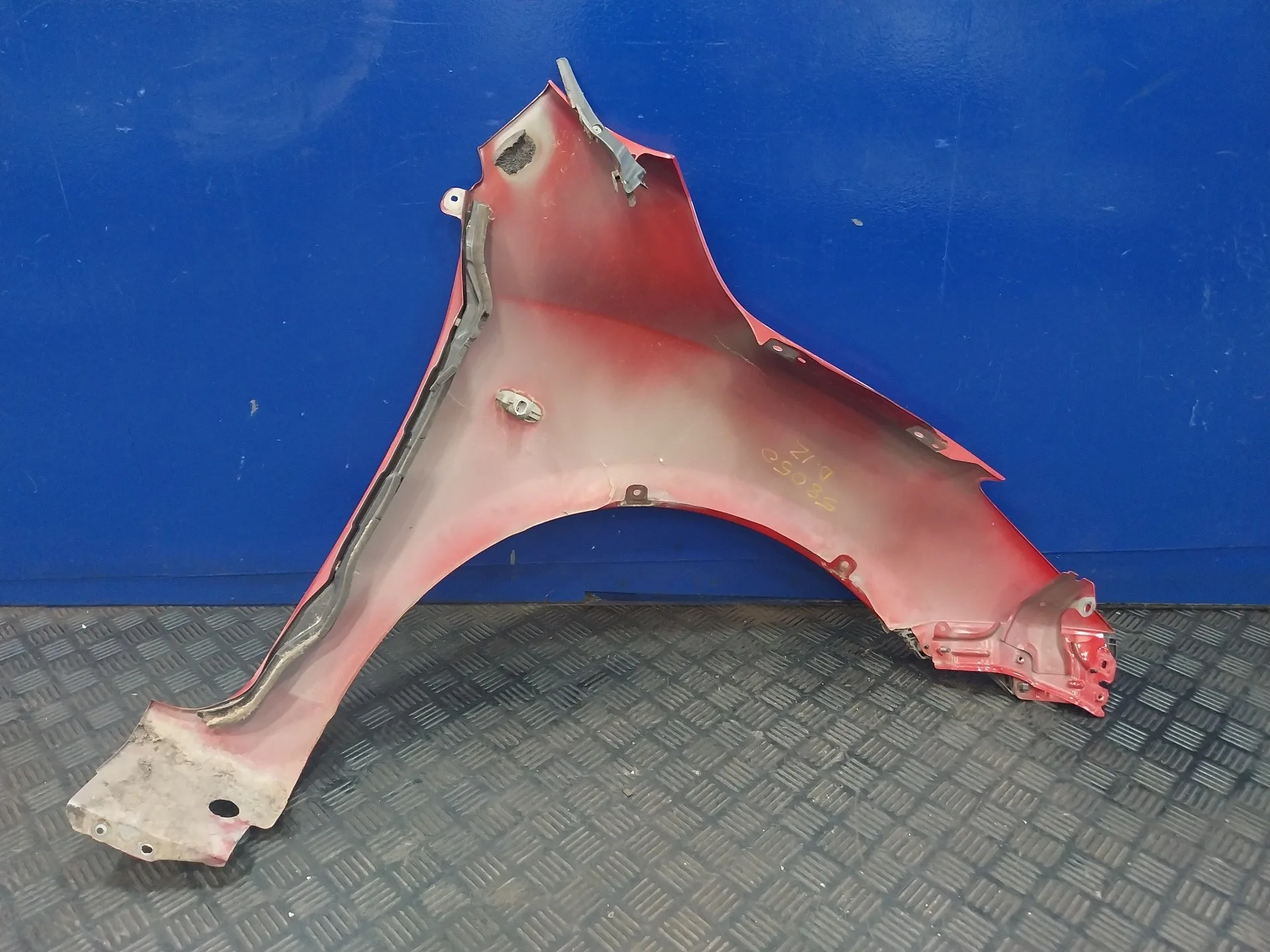 Aleta Delantera Izquierda para Mazda 3 Lim. (Bl)