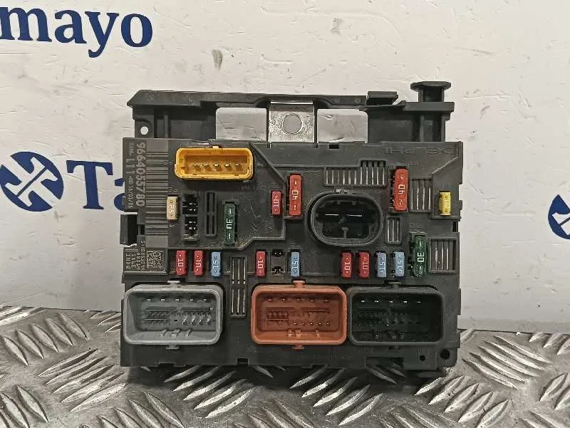 Caja Reles / Fusibles para Peugeot 207