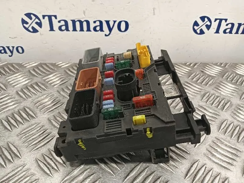 Caja Reles / Fusibles para Peugeot 207