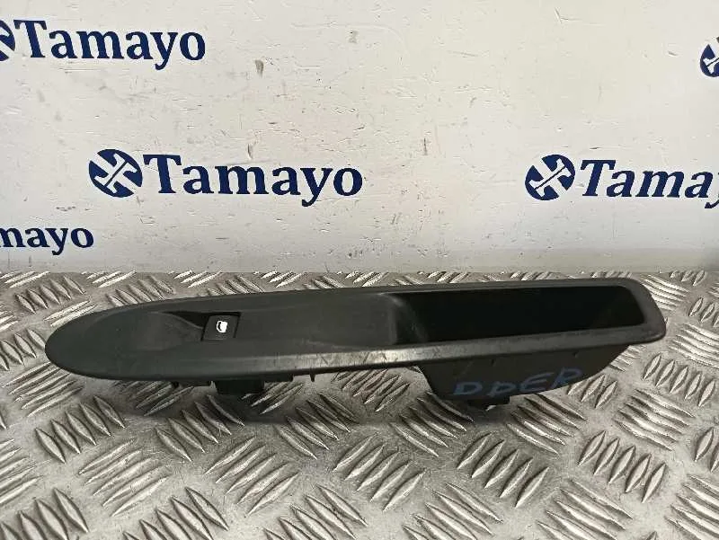 Mando Elevalunas Delantero Derecho para Citroën Ds3