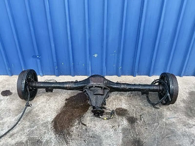 Puente Trasero para Mitsubishi L 200 (Ka0/Kb0)