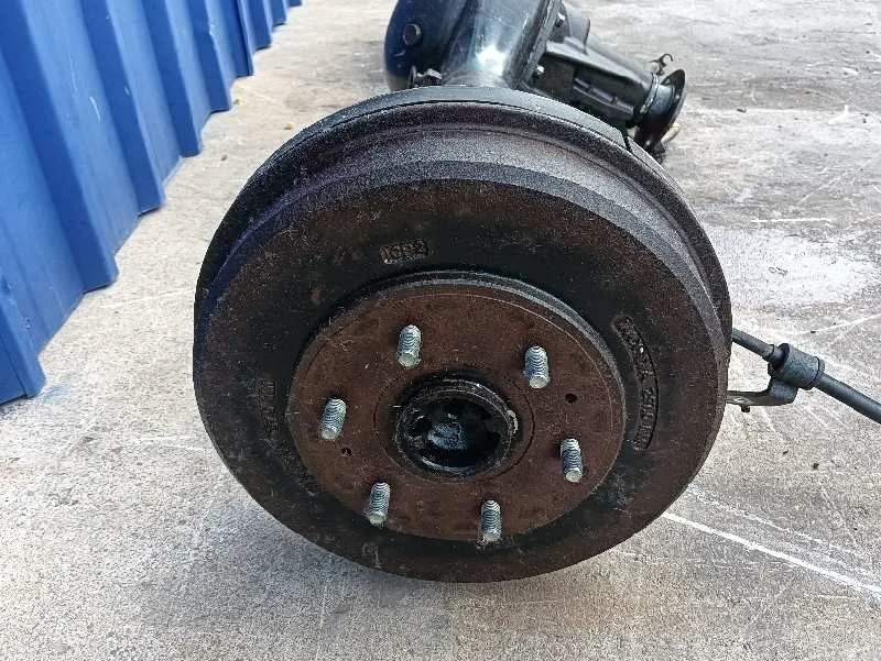 Puente Trasero para Mitsubishi L 200 (Ka0/Kb0)