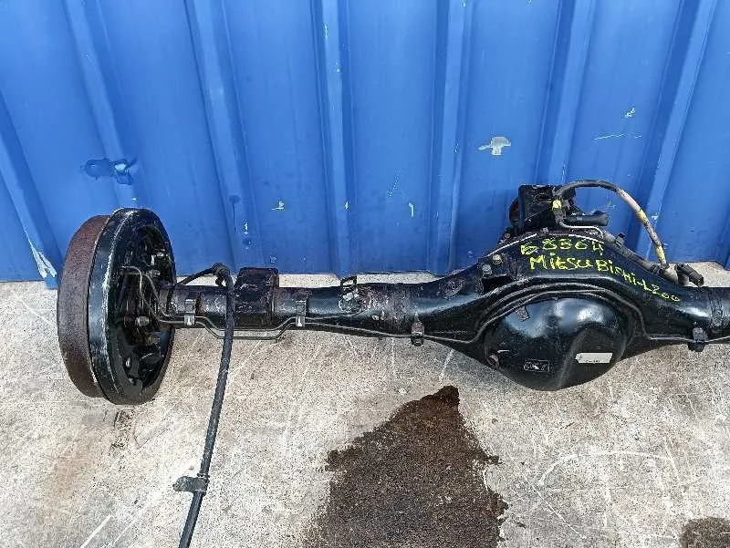 Puente Trasero para Mitsubishi L 200 (Ka0/Kb0)