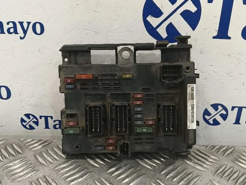 Caja Reles / Fusibles para Peugeot 307 (S1)