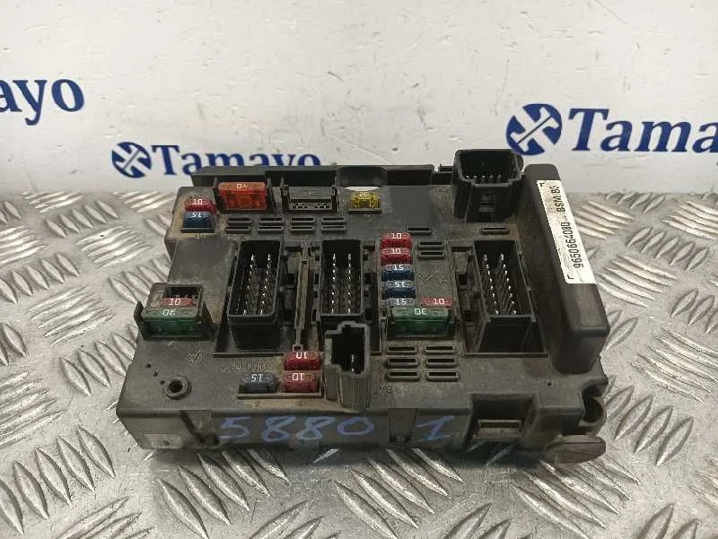 Caja Reles / Fusibles para Peugeot 307 (S1)
