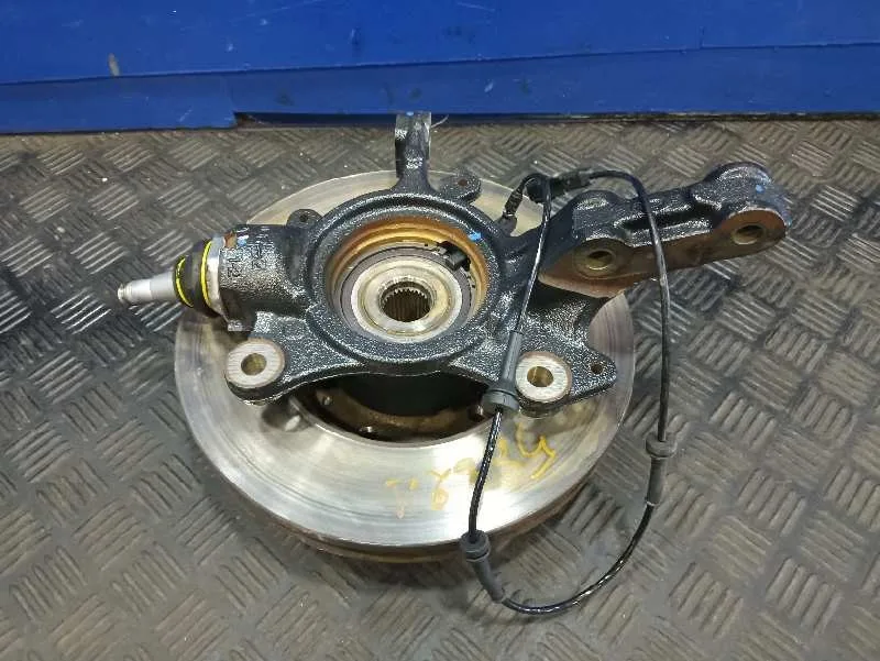 Mangueta Delantera Izquierda para Nissan Interstar