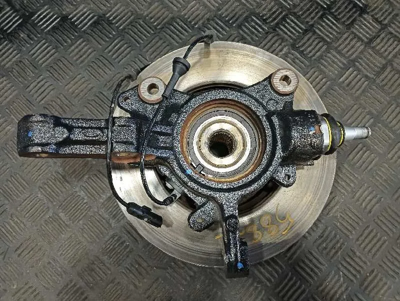 Mangueta Delantera Izquierda para Nissan Interstar