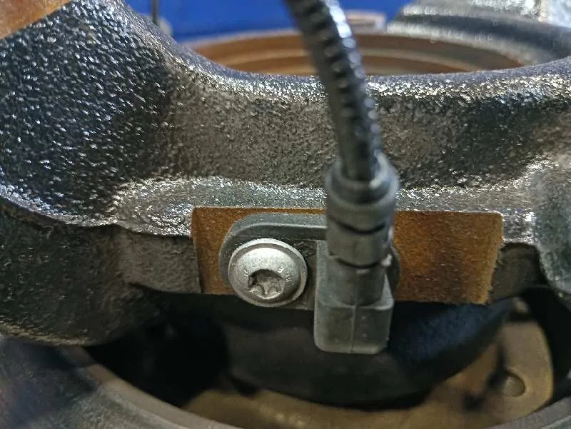 Mangueta Delantera Izquierda para Nissan Interstar