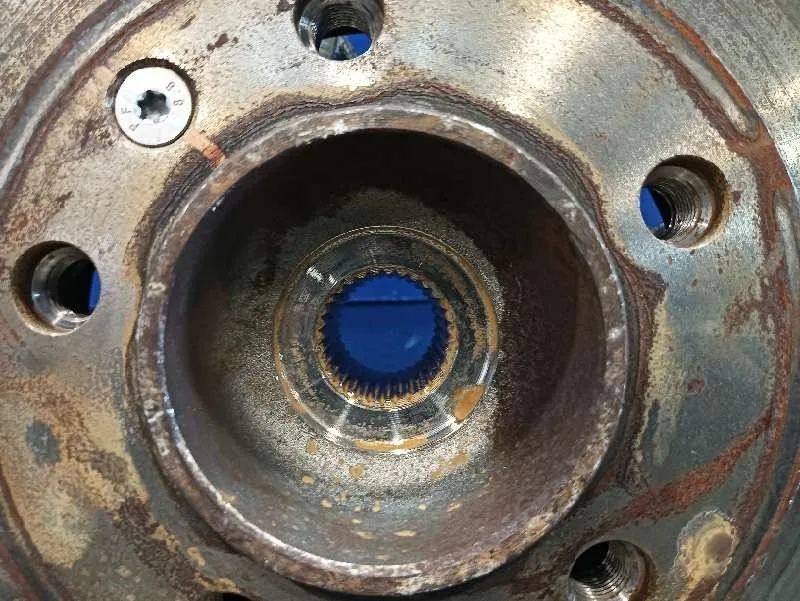Mangueta Delantera Izquierda para Nissan Interstar
