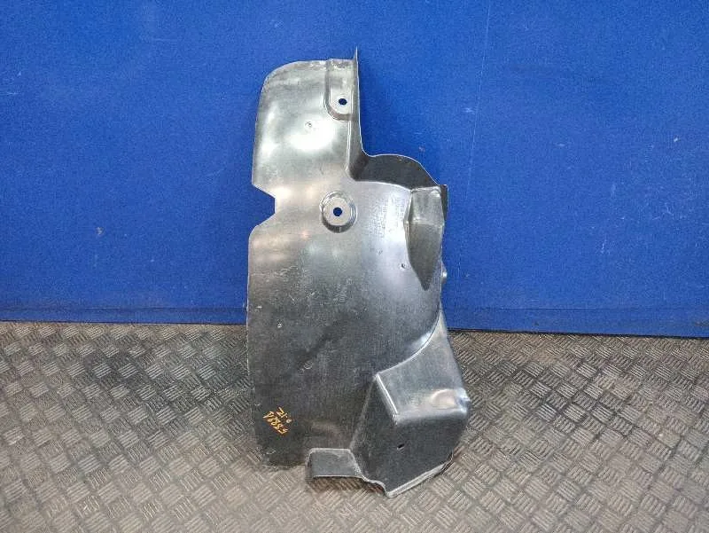 Plastico Paso Rueda Delantero Izquierdo para Nissan Interstar