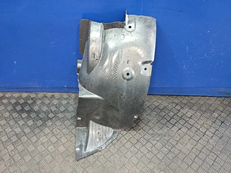 Plastico Paso Rueda Delantero Izquierdo para Nissan Interstar
